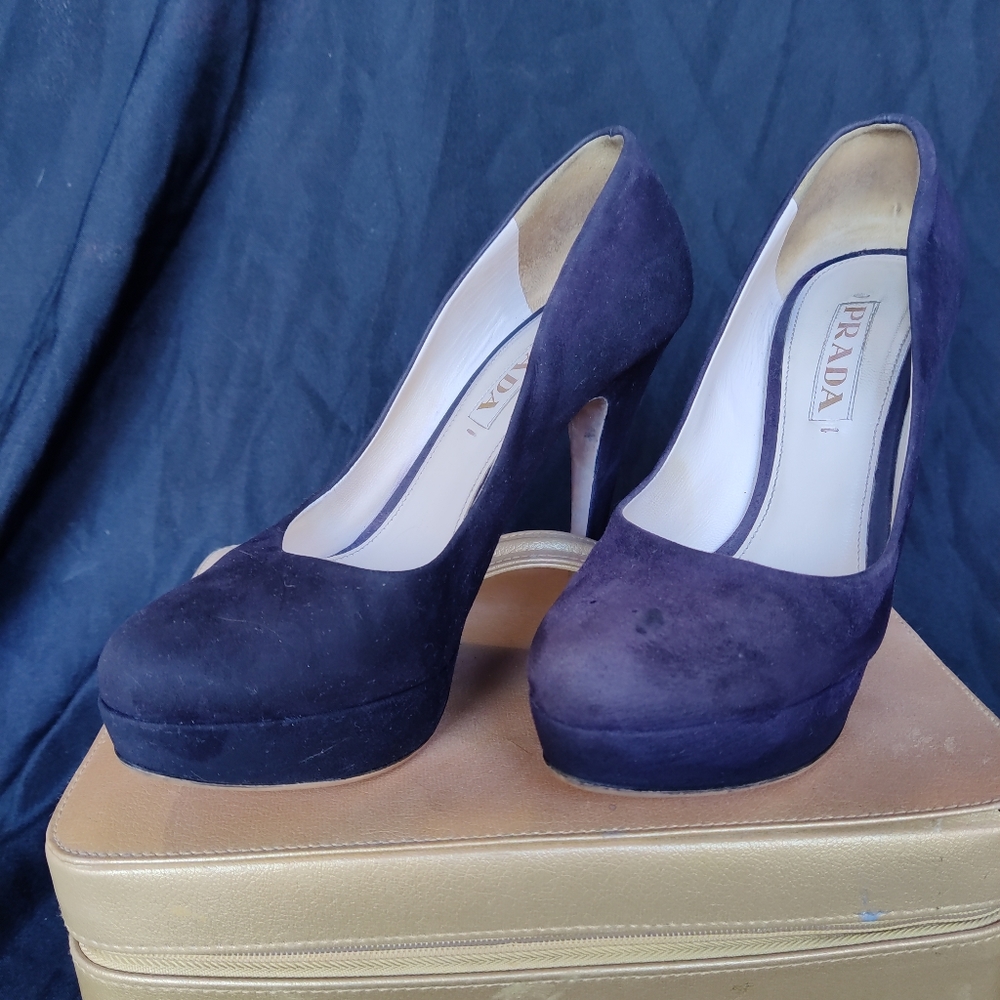 Prada purple suede pumps size 37